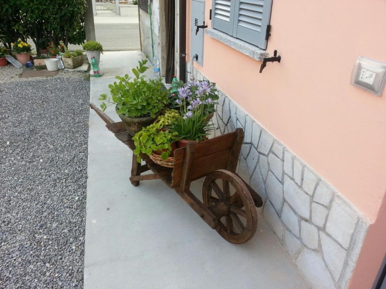 Marinella Guest House Cornale Екстер'єр фото